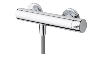 Torneira misturadora para chuveiro Waterrevolution Flow com conjunto de chuveiro cromado T14001