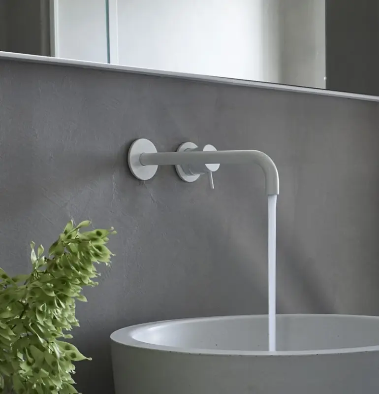 Torneira de lavatório embutida Watervolution Flow em branco mate com bico de 21 cm T116BBR-21