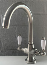 PB kraan clássica de cozinha com alças brancas Aço Inoxidável 1208910902