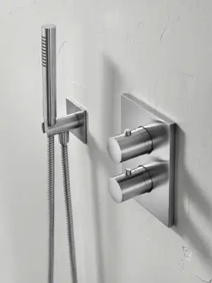 SB 316 Conjunto de ducha de mão quadrada com mangueira e gancho de parede em aço inoxidável
