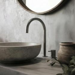 Torneira de lavatório Waterevolution Flow de 2 furos PVD Gun Metal com bico alto de 200 mm T1122UGME