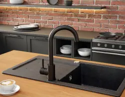 Quadri Coventry misturador de cozinha preto fosco com bica giratória 1208956030