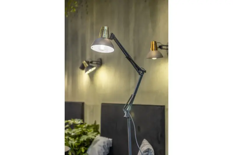 Lâmpada de chão Decor Artemia preta com braço longo de metal, diâmetro de 16,5 cm, 2355