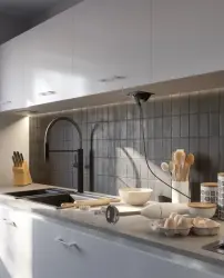 Indux Flip Medium tomada de cozinha com aterramento no tampo da bancada ou armário superior em alumínio com 2 tomadas e 2 carregadores USB 1208957848.