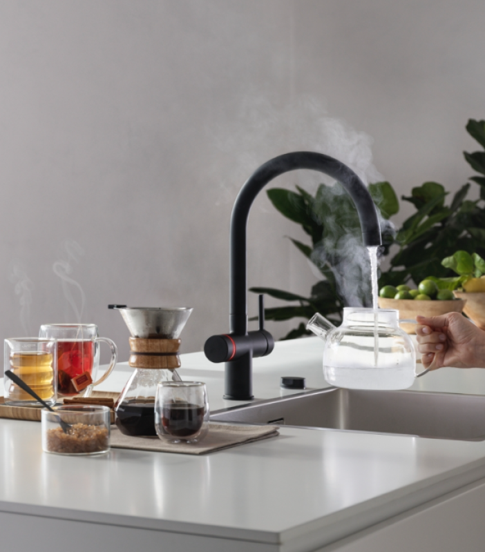 Franke Maris waterhub 4L caldeira 3-1 com torneira eletrônica de água fervente Touch preto fosco com conjunto de mistura waterhub 1208957949