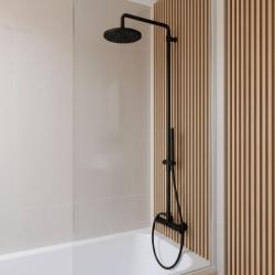 Waterevolution Flow conjunto de chuveiro com ducha de teto preto fosco 200mm T141NRPR