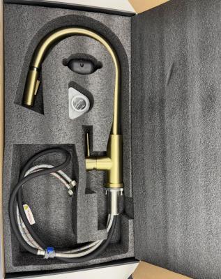 Pure.Sink Elite Steel Stream-S torneira de cozinha PVD Ouro Escovado com bica extensível PS8045-60