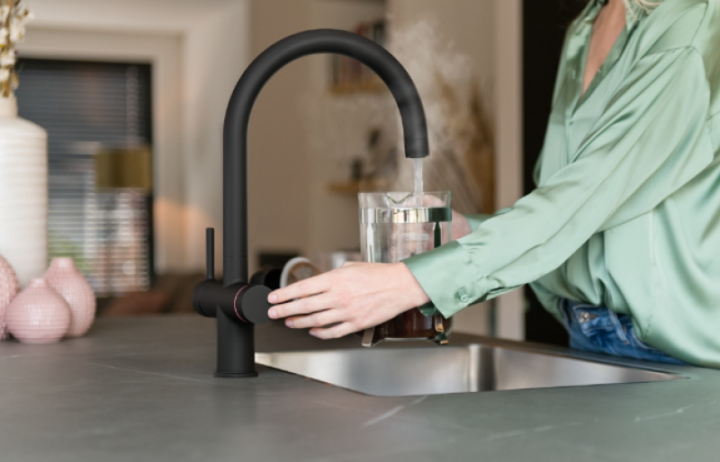 Franke Maris waterhub 7L boiler 3-1 com torneira eletrônica de água fervente Touch, preto fosco 160.0713.604