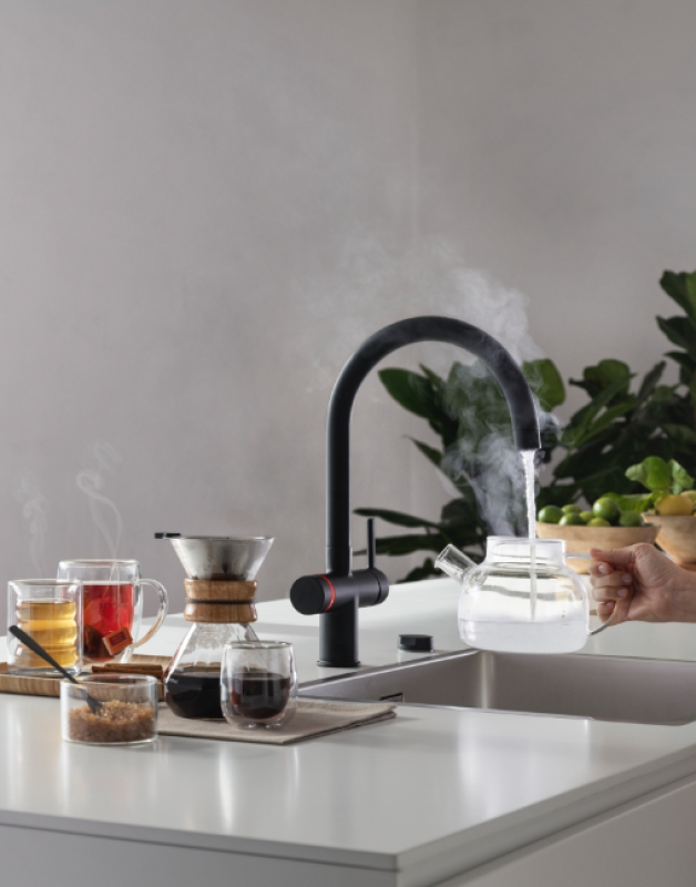 Franke Maris water hub 7L caldeira 3-1 com torneira eletrônica de água fervente Touch preta fosca com conjunto de mistura waterhub 1208967855