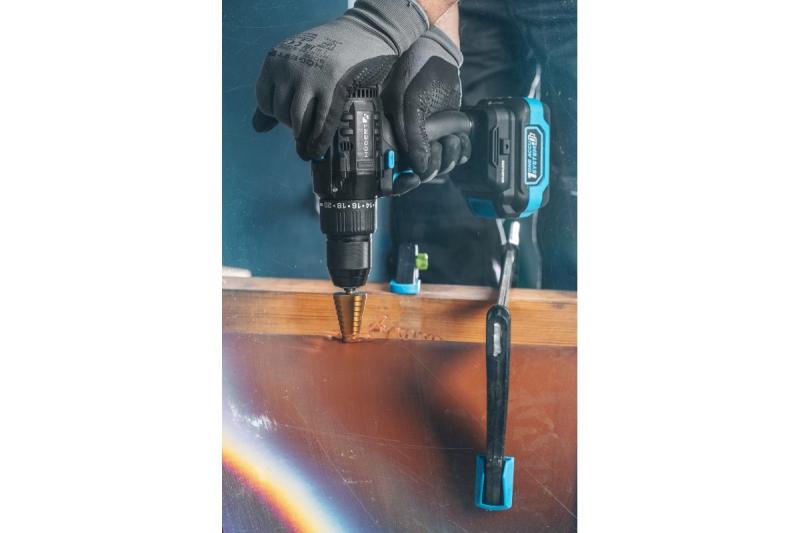 HÖGERT Brushless set de parafusadeira a bateria, 18V, com suporte para bits, carregador e bateria.