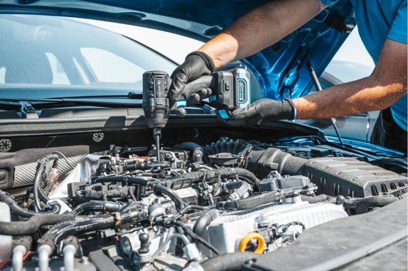 HÖGERT Ferro de engomar a bateria sem escovas 18V, conjunto com bateria, carregador e acessórios