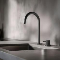 Pure.Sink Luxion Torneira de cozinha de 2 furos em metal escuro com bico redondo PLX2HR-61